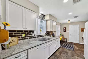 16903 Paint Rock Rd, Friendswood, TX 77546 - Photo 18