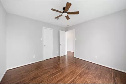 1911 Oak Hollow Court, Missouri City, TX 77489 - Photo 16