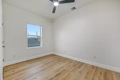 3009 Avenue M 1/2, Galveston, TX 77550 - Photo 34