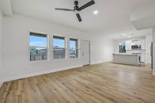 3009 Ave M 1/2, Galveston, TX 77550 - Photo 14