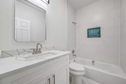 3009 Avenue M 1/2, Galveston, TX 77550 - Photo 32