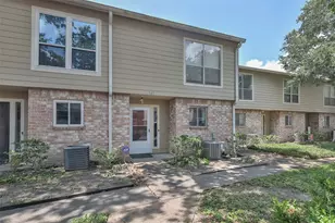 5005 Georgi Ln, Houston, TX 77092 - Photo 2
