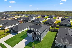 2215 Laurel Bloom Ln, Sealy, TX 77474 - Photo 2