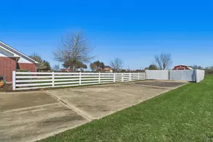 2862 Dee's Cir, Sealy, TX 77474 - Photo 46