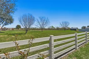 2862 Dee's Cir, Sealy, TX 77474 - Photo 42