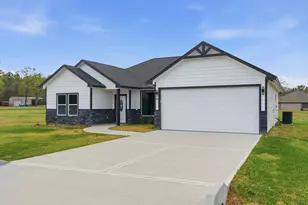 44 Meadow Lake Dr, Trinity, TX 75862 - Photo 2
