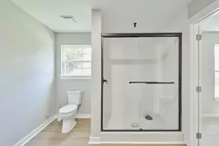 8530 Guinevere St, Houston, TX 77029 - Photo 24