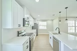 8530 Guinevere St, Houston, TX 77029 - Photo 8