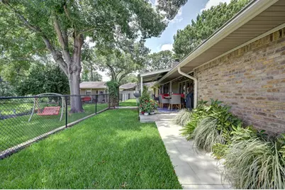 204 E Stone Street, Brenham, TX 77833 - Photo 40
