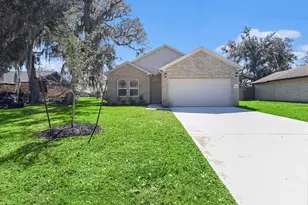 249 Edgewater Dr, West Columbia, TX 77486 - Photo 2
