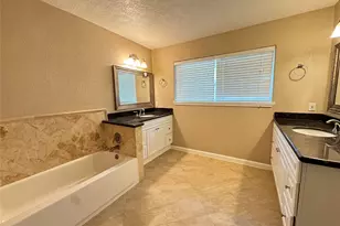 28922 Savannah Dr, Shenandoah, TX 77381 - Photo 10