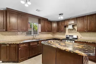 2823 Meadowcreek Dr, Missouri City, TX 77459 - Photo 8