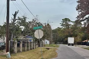 8402 Flintridge Dr, Houston, TX 77028 - Photo 6