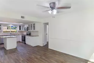 79 Maple Branch, The Woodlands, TX 77380 - Photo 6