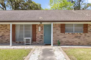 404 S 14th St, West Columbia, TX 77486 - Photo 6