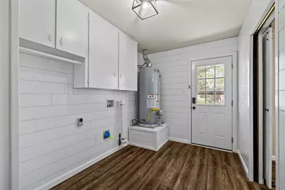 404 S 14th Street, West Columbia, TX 77486 - Photo 18