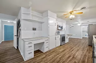 404 S 14th St, West Columbia, TX 77486 - Photo 12