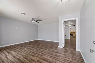 404 S 14th Street, West Columbia, TX 77486 - Photo 8