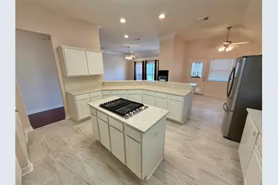 155 Indian Warrior Trail, Lake Jackson, TX 77566 - Photo 8