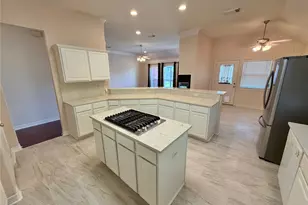 155 Indian Warrior Trail, Lake Jackson, TX 77566 - Photo 8
