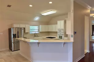 155 Indian Warrior Trail, Lake Jackson, TX 77566 - Photo 6