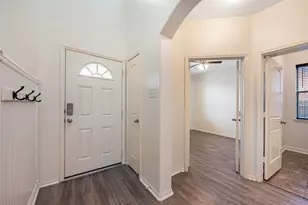 106 Crown Point Ct, Magnolia, TX 77354 - Photo 2