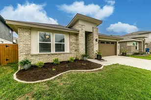 13005 Oleander Bay Ln, La Marque, TX 77568 - Photo 2