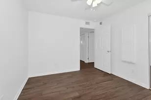 5005 Georgi Ln, Houston, TX 77092 - Photo 16