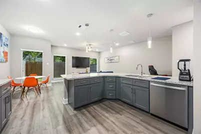 5023 Mallow Street #A/B, Houston, TX 77033 - Photo 4