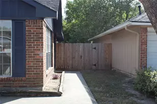 9211 Golden Meadow Dr, Houston, TX 77064 - Photo 2