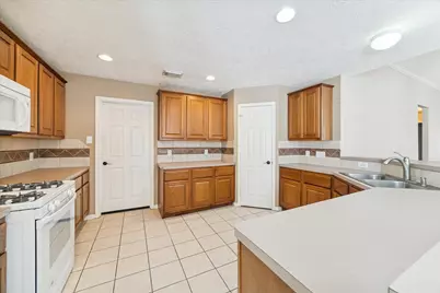 513 Brad Court, Webster, TX 77598 - Photo 12