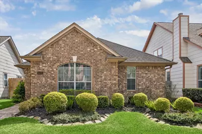 513 Brad Court, Webster, TX 77598 - Photo 2