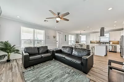 4133 4th Street, Galveston, TX 77554 - Photo 10