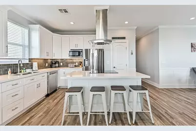 4133 4th Street, Galveston, TX 77554 - Photo 2