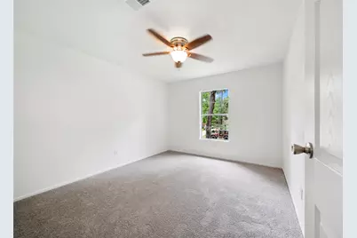 90 Crystal Lake Lane, The Woodlands, TX 77380 - Photo 14