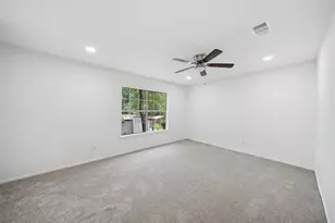 90 Crystal Lake Ln, The Woodlands, TX 77380 - Photo 10