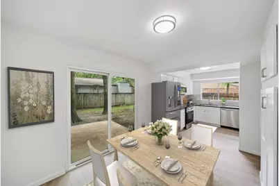 90 Crystal Lake Lane, The Woodlands, TX 77380 - Photo 8