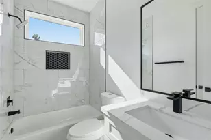 1913 Hoskins Dr, Houston, TX 77080 - Photo 24