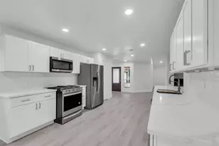 1602 Pine Oak Dr, Conroe, TX 77304 - Photo 10