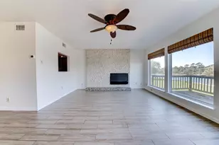 2137 Casa Rio Cir, Dickinson, TX 77539 - Photo 14