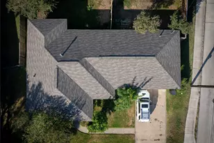 1733 Creek Dr, Houston, TX 77055 - Photo 2