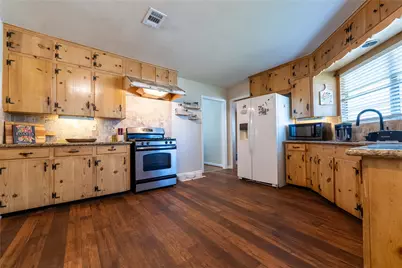 1733 Creek Drive, Houston, TX 77055 - Photo 8