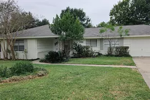 1733 Creek Dr, Houston, TX 77055 - Photo 6