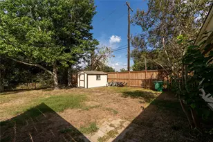 1733 Creek Dr, Houston, TX 77055 - Photo 22
