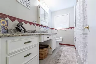 1733 Creek Dr, Houston, TX 77055 - Photo 16