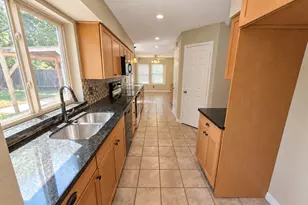 15355 Meadow Village Dr, Houston, TX 77095 - Photo 20