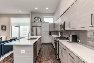 1004 California St, Houston, TX 77006 - Photo 10