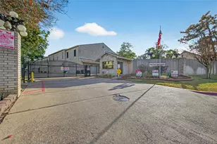 17461 Red Oak Dr, Houston, TX 77090 - Photo 18