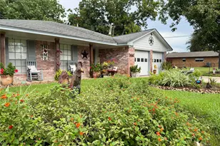 552 Sims St, Angleton, TX 77515 - Photo 32