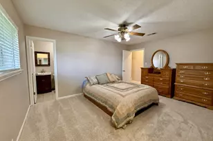 552 Sims St, Angleton, TX 77515 - Photo 14